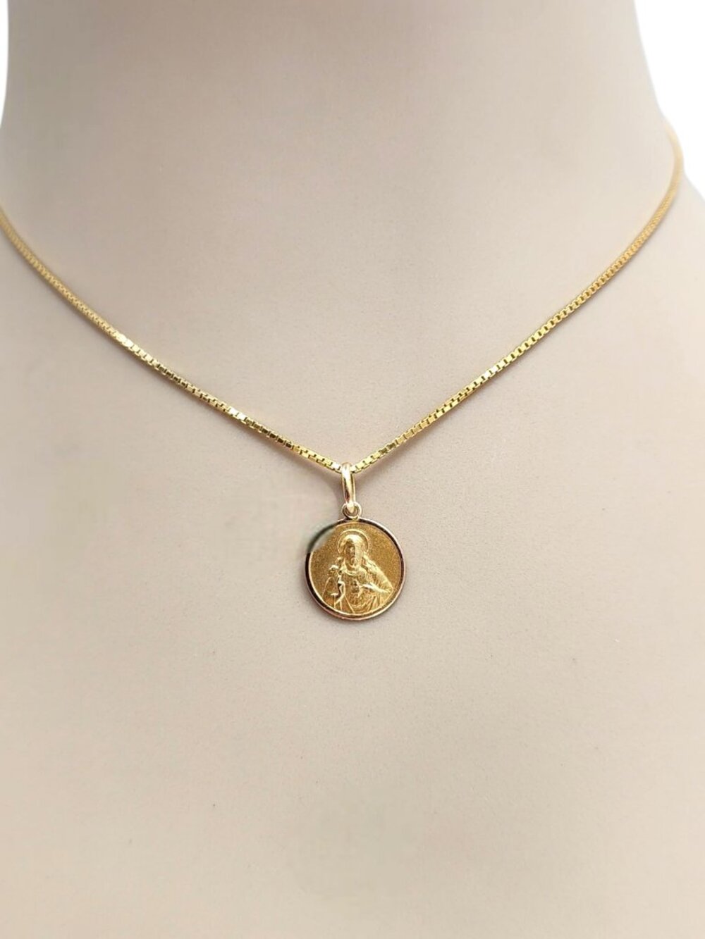 18K Yellow Gold Small Blessed Mother and Baby Jesus Pendant #25297 - Picture 6 of 6